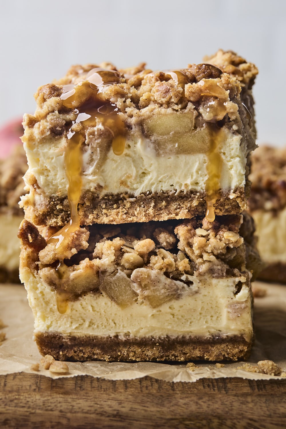 Apple Crumble Cheesecake Bars