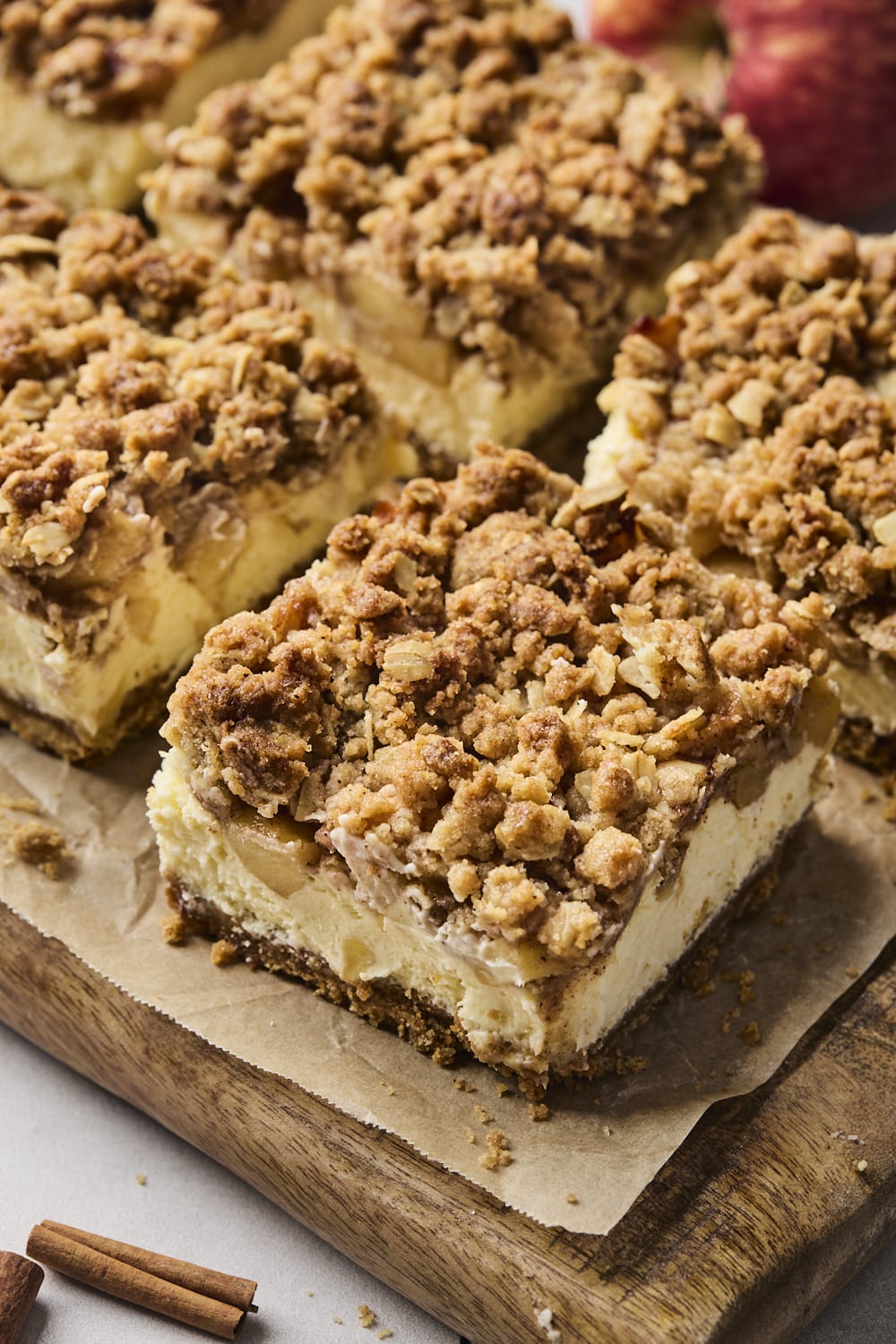 Apple Crumble Cheesecake Bars