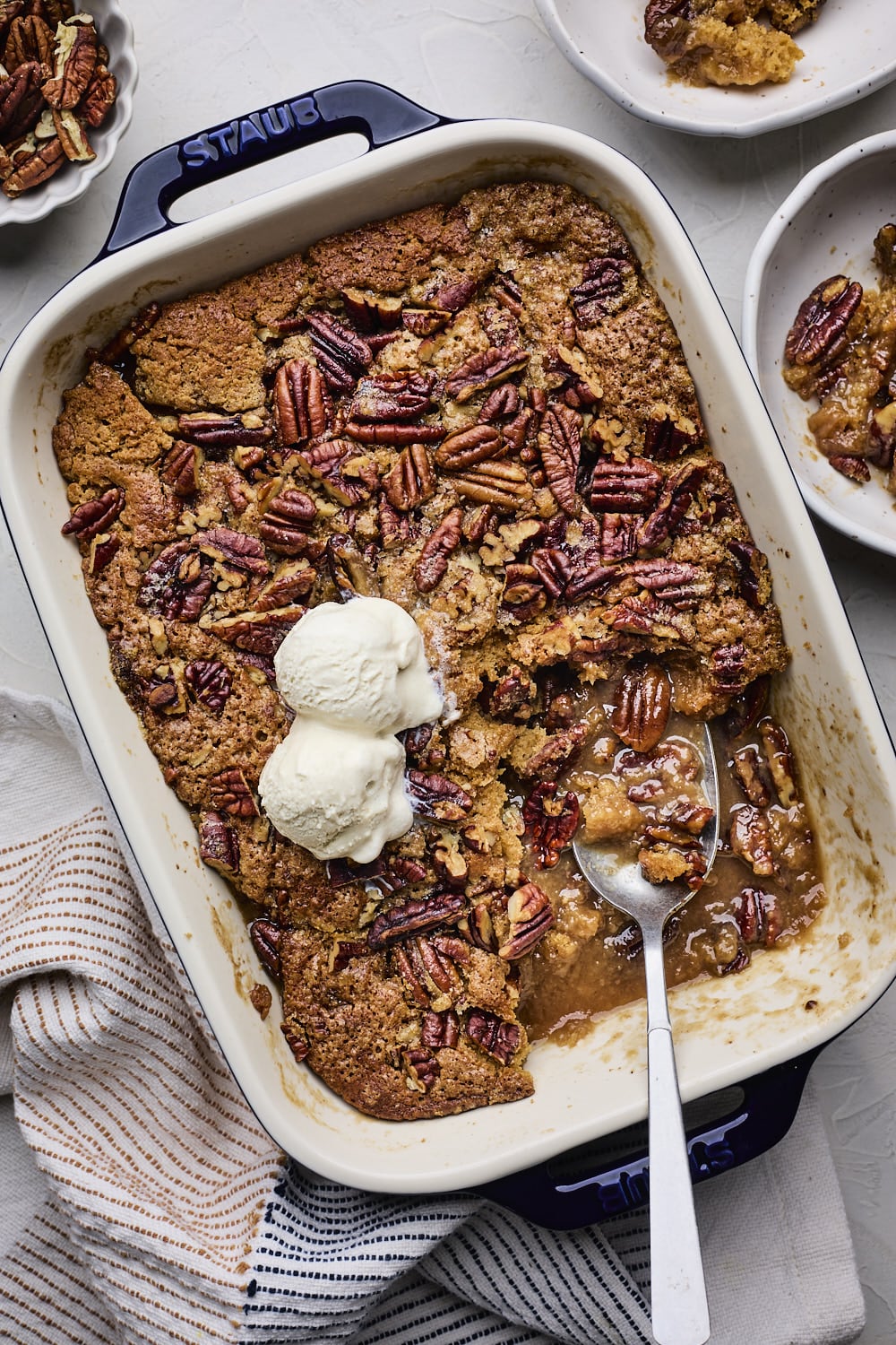 Easy Pecan Pie Cobbler