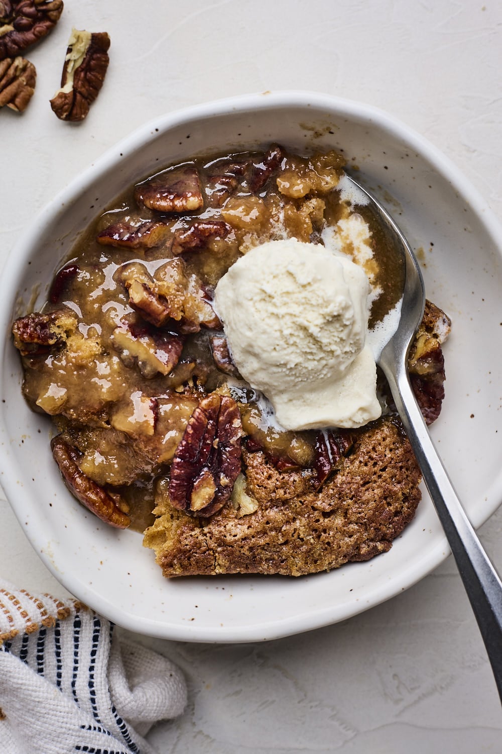 Easy Pecan Pie Cobbler