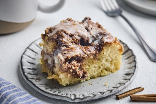 Easy Cinnamon Roll Cake