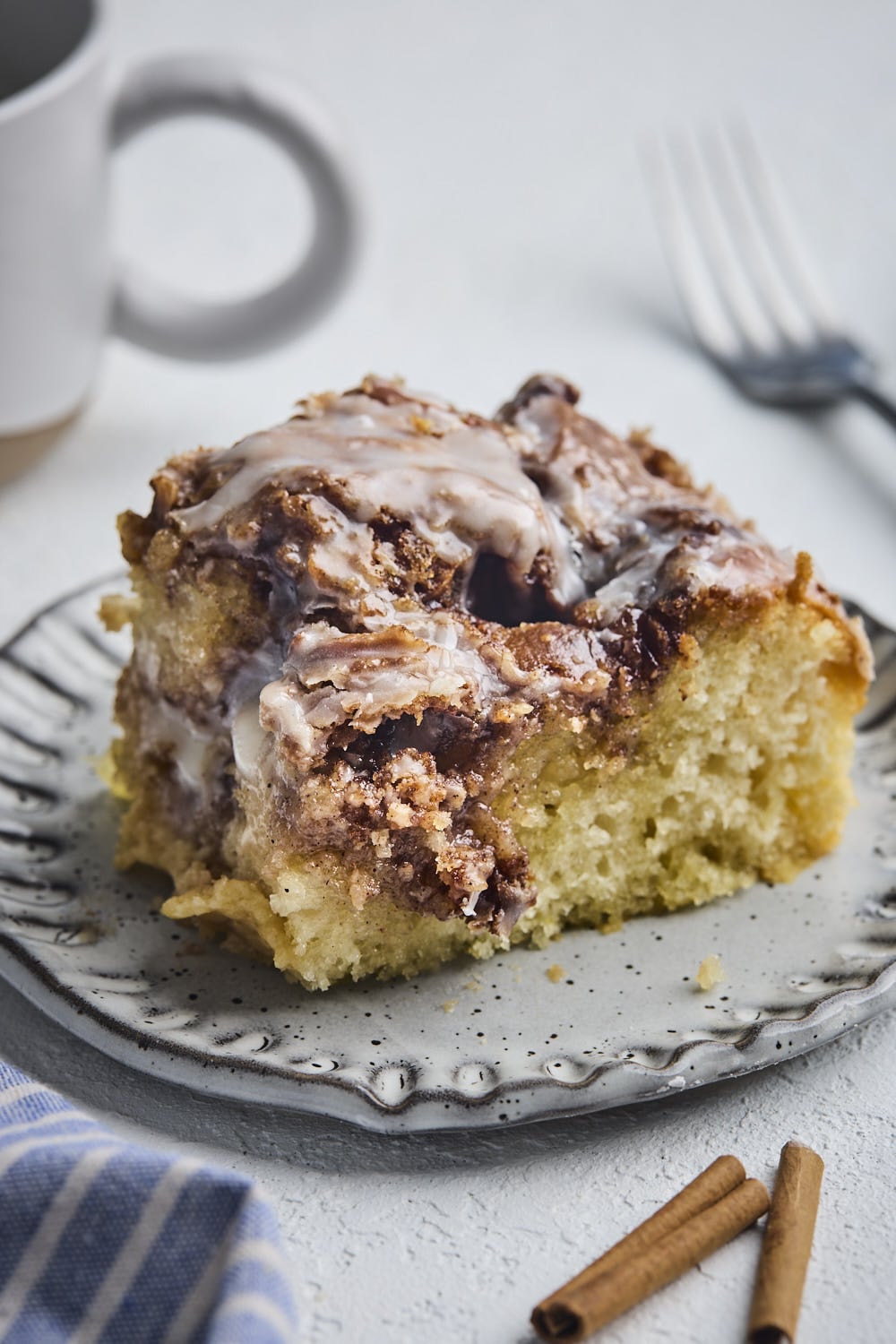 Easy Cinnamon Roll Cake