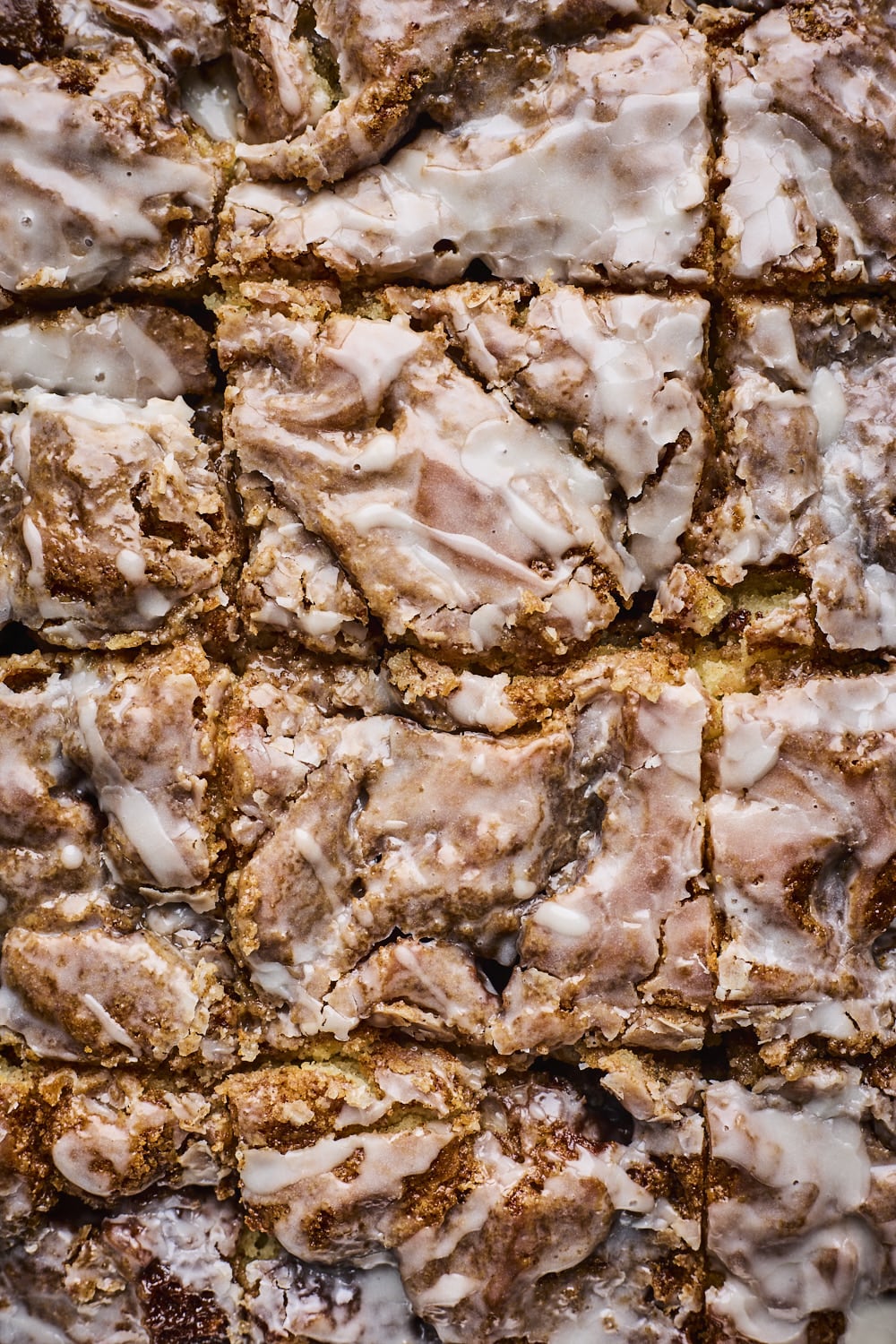 Easy Cinnamon Roll Cake