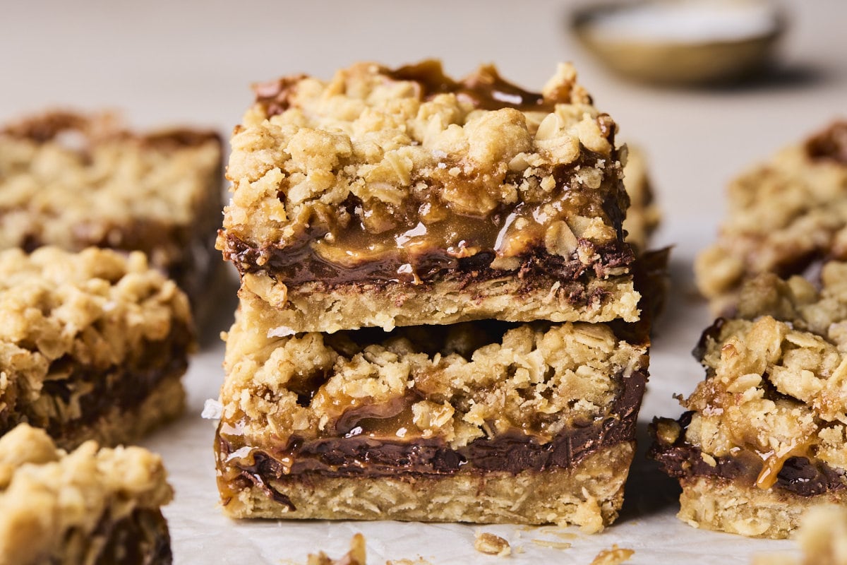 Carmelitas — Easy Chocolate Caramel Oat Bars