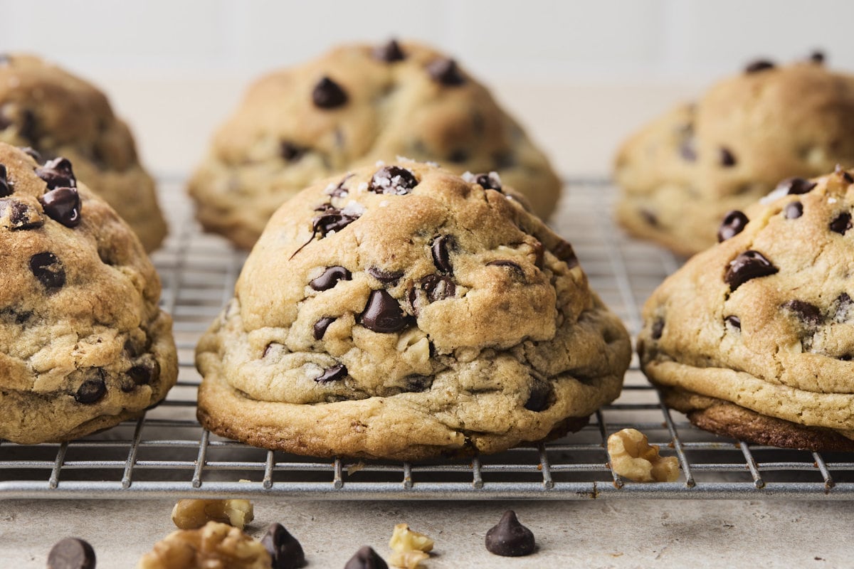Giant New York Style (Levain bakery) Chocolate Chip Cookies With Walnuts