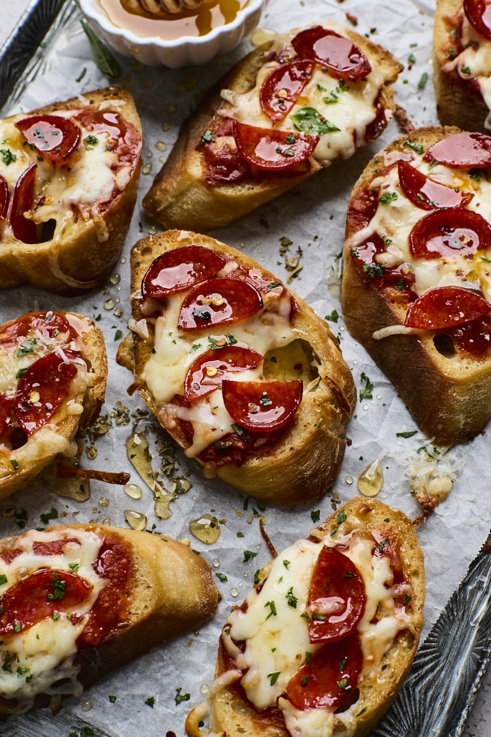 Easy Pepperoni Pizza Crostini