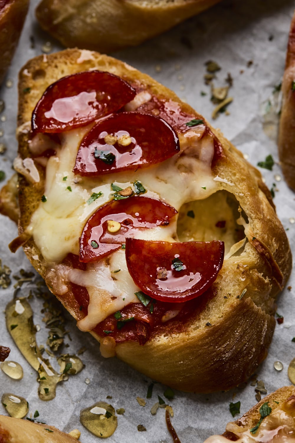 Easy Pepperoni Pizza Crostini