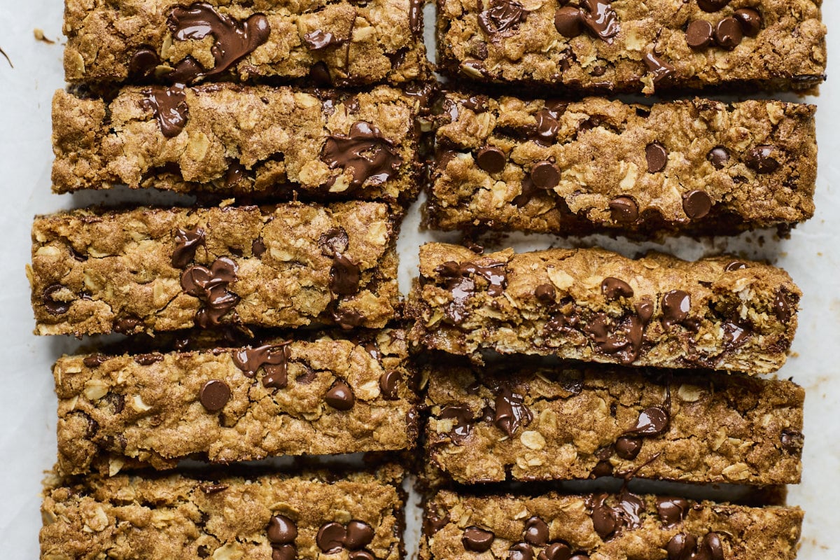 Oatmeal Chocolate Chip Bars
