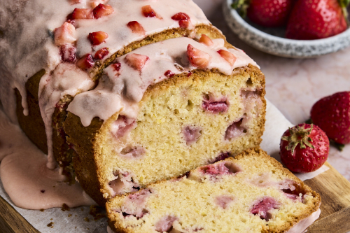 Easy Strawberry Bread (Strawberry Loaf Cake)